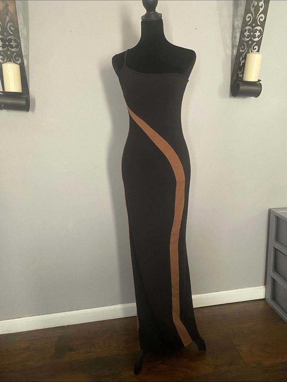 JLUXLABEL Black One-Shoulder Maxi Dress with Brown Curved Stripe